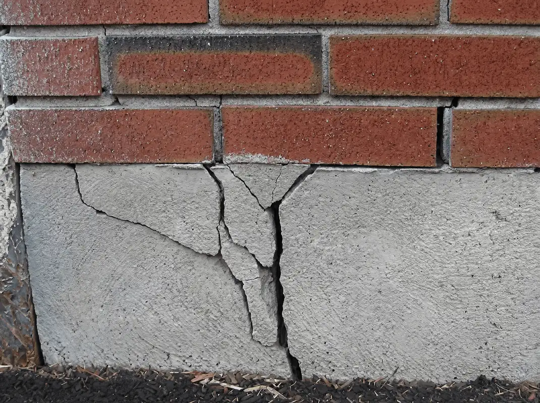 Concrete foundation with serious structural damage in Shreveport, LA